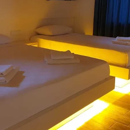 Limon Hotell 2*
